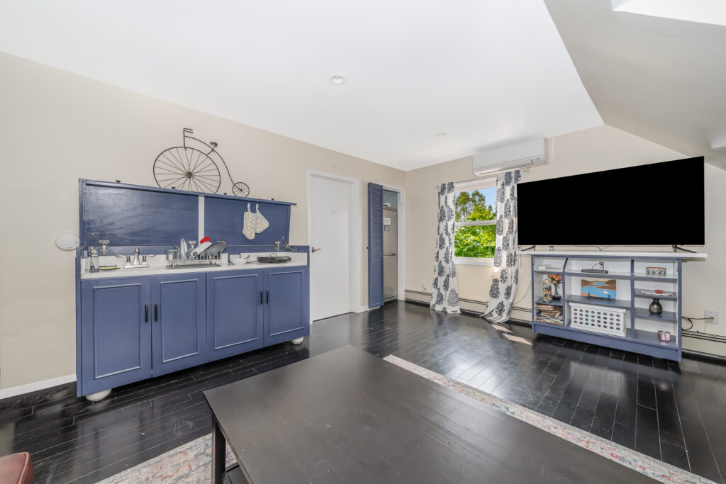 136 Wardwell Rd-22 - Alex Moise